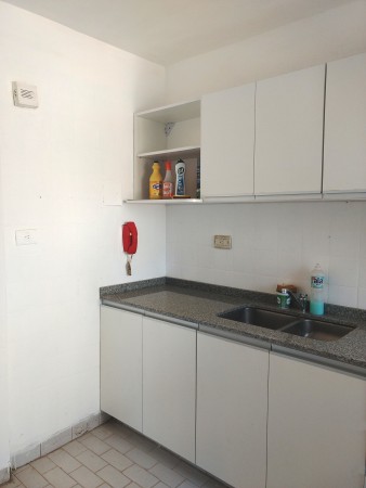 Dpto 3 ambientes al frente con balcón corrido