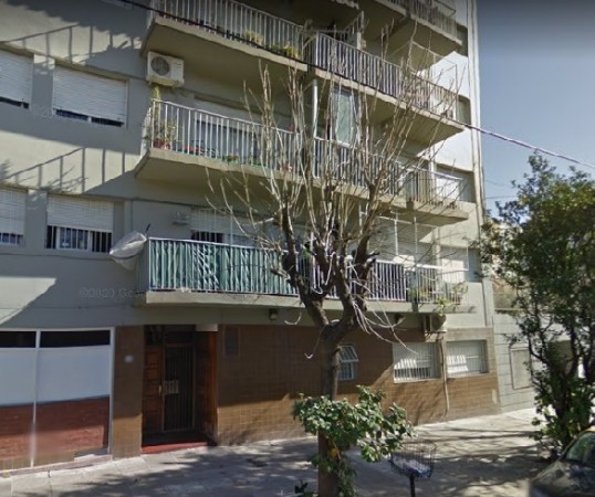 Dpto 3 ambientes al frente con balcón corrido