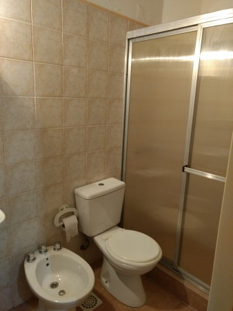 Casa todo en P. Baja, en impecable estado, para uso comercial exclusivamente.