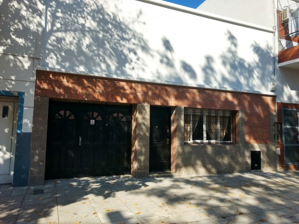 Casa todo en P. Baja, en impecable estado, para uso comercial exclusivamente.