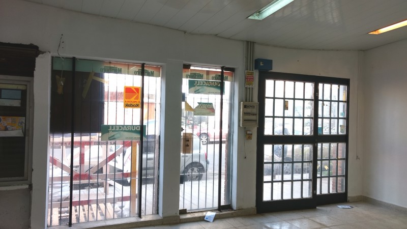 Local o Depósito 70m2 a la calle sobre calle Nuñez al 3700. A mts. de Avda. Ricardo Balbin.