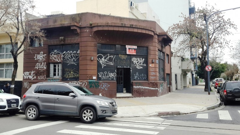 Lomas de Nuñez: Casa con demolición