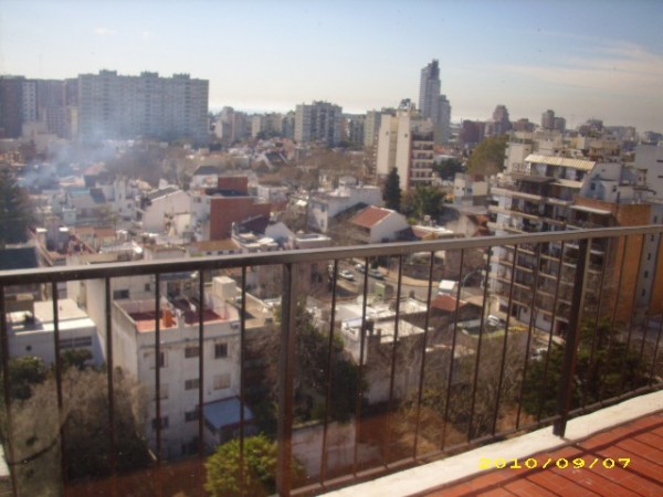 Dpto. 2 amb. al frente con balcón