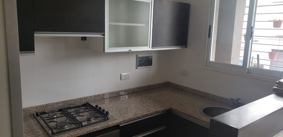 Dpto. 2 ambientes al frente con balcón