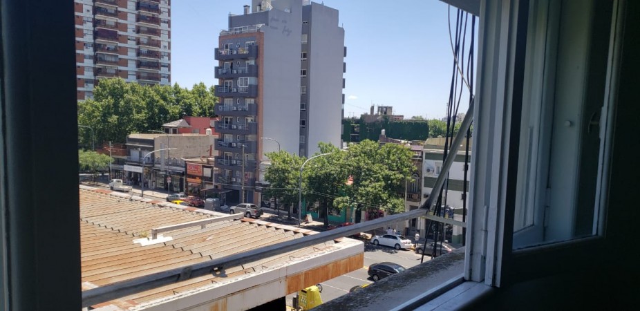 Dpto. 60m2. 2 ambientes y medio. -VENTA URGENTE-