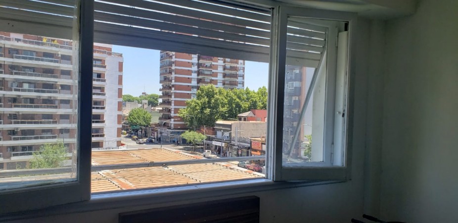 Dpto. 60m2. 2 ambientes y medio. -VENTA URGENTE-
