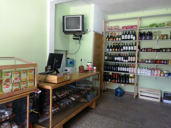 Dietética sobre Avda. lista para trabajar