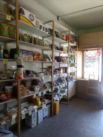 Dietética sobre Avda. lista para trabajar