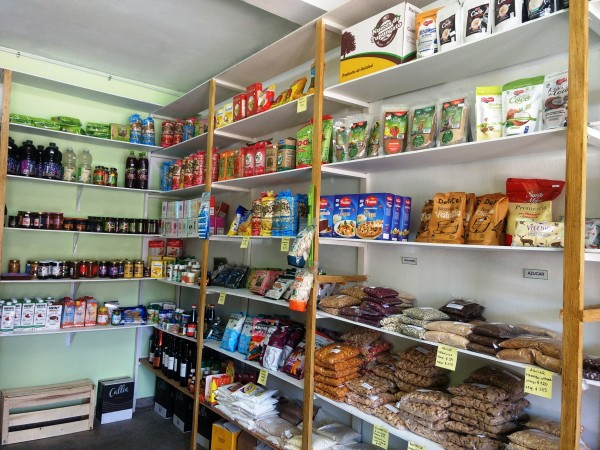 Dietética sobre Avda. lista para trabajar