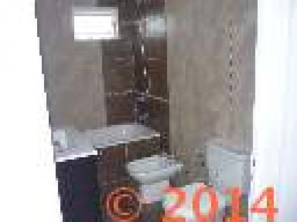 Dpto. 3 amb. balcón, patio, parrilla y cochera