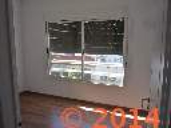 Dpto. 3 amb. balcón, patio, parrilla y cochera