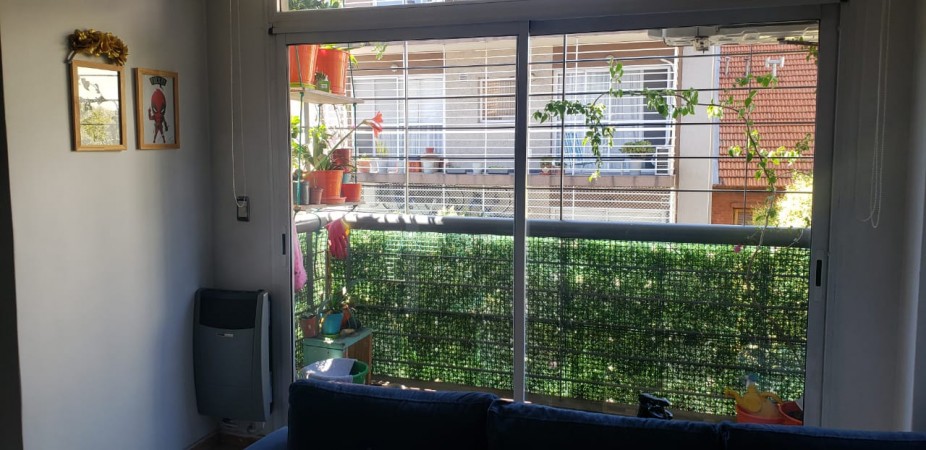 Dpto. 2 amb. al frente con balcon