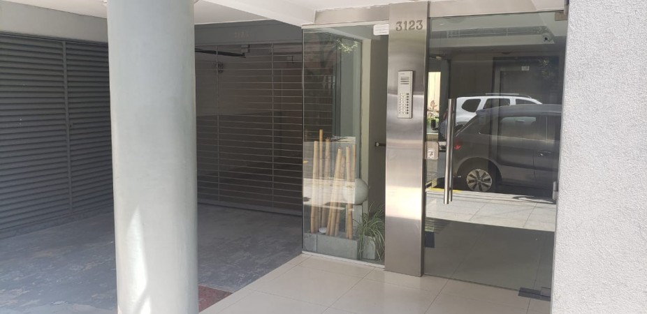 Dpto. 2 amb. al frente con balcon