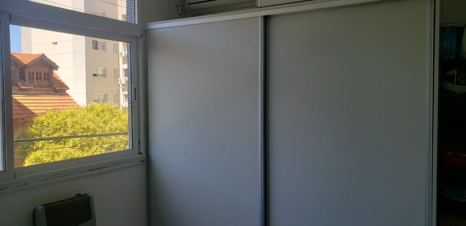 Dpto. 2 amb. al frente con balcon