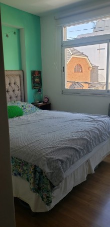 Dpto. 2 amb. al frente con balcon