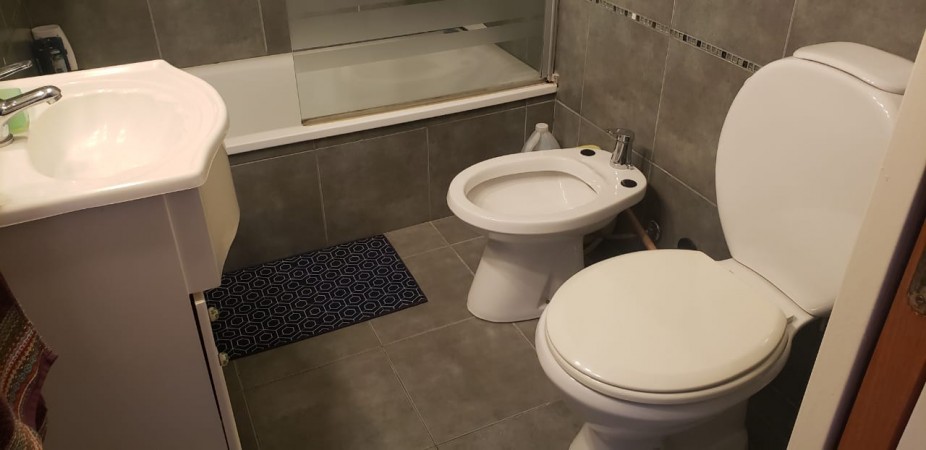 Dpto. 2 amb. al frente con balcon