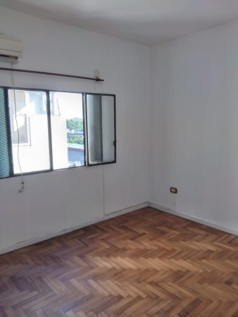 Dpto. 3 ambientes impecable con baja expsa.