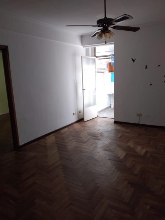 Dpto. 3 ambientes impecable con baja expsa.