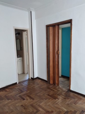 Dpto. 3 ambientes impecable con baja expsa.
