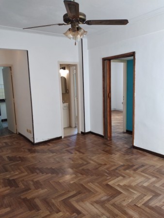 Dpto. 3 ambientes impecable con baja expsa.