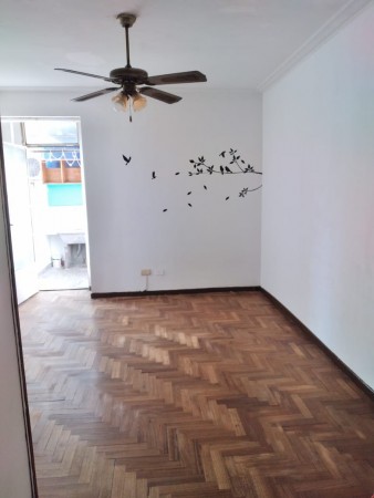 Dpto. 3 ambientes impecable con baja expsa.