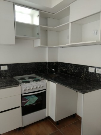 Dpto. mono ambiente 33m2, 1er. piso cfte. 