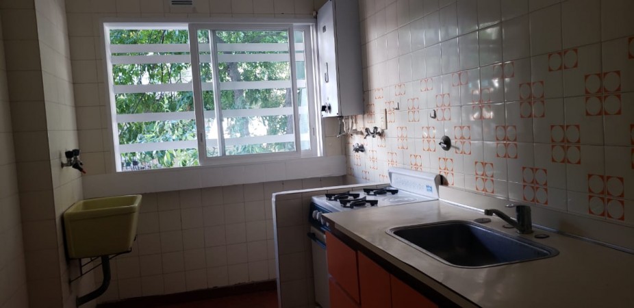 Dpto. 2 ambientes al frente con balcon