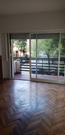 Dpto. 2 ambientes al frente con balcon