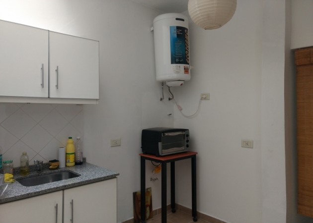 Edificio con 9 dptos. de 1 y 2 amb. c/u. con renta.