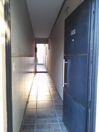 Edificio con 9 dptos. de 1 y 2 amb. c/u. con renta.