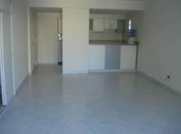 Dpto. Mono ambiente cfte c/balcon y cochera fija