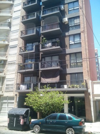 Dpto. Mono ambiente cfte c/balcon y cochera fija