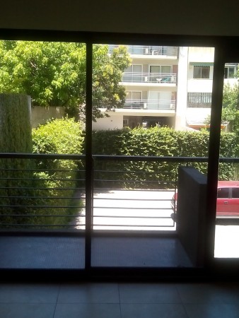 Dpto. Mono ambiente cfte c/balcon y cochera fija