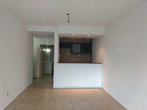 Dpto. Mono ambiente cfte c/balcon y cochera fija