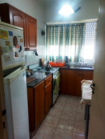 Dpto. 3 ambientes al frente Impecable.