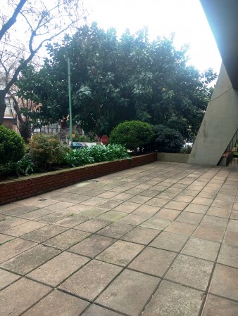 Dpto. 3 ambientes al frente Impecable.