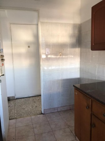 Dpto. 3 ambientes al frente Impecable.