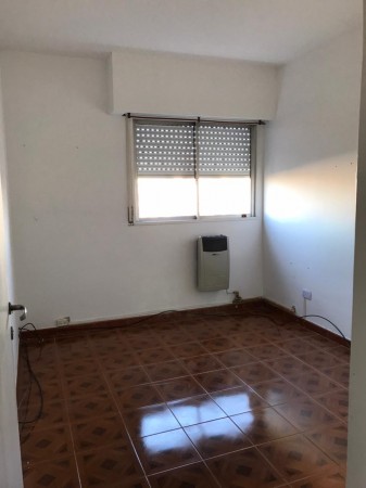 Dpto. 3 ambientes al frente Impecable.