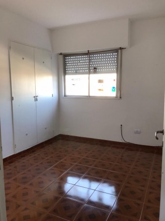 Dpto. 3 ambientes al frente Impecable.