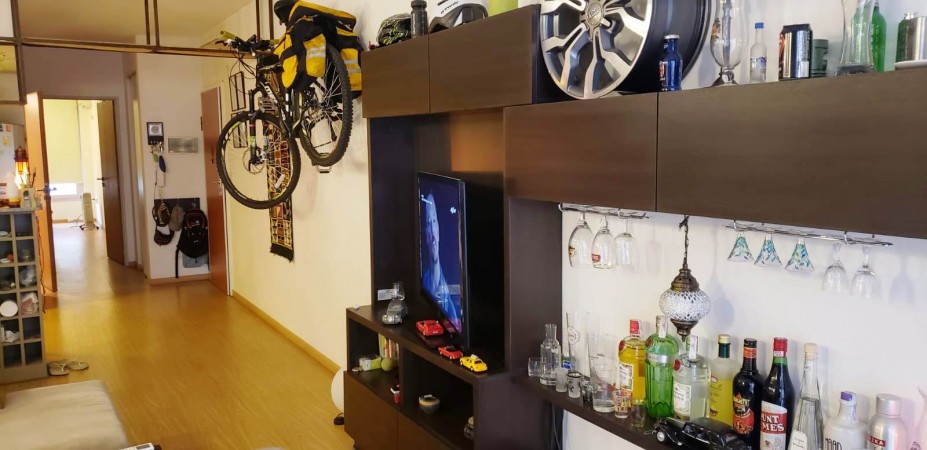 Excepcional Dpto. 2 ambientes al frente con balcón  y amenities.