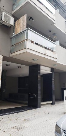 Excepcional Dpto. 2 ambientes al frente con balcón  y amenities.