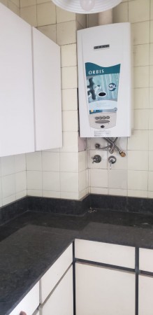 Dpto. 2 ambientes con balcon a cfte.