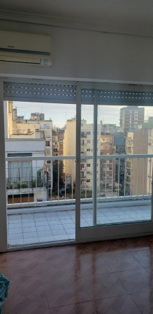 Dpto. 2 ambientes con balcon a cfte.