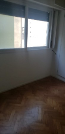 Dpto. 2 ambientes con balcon a cfte.