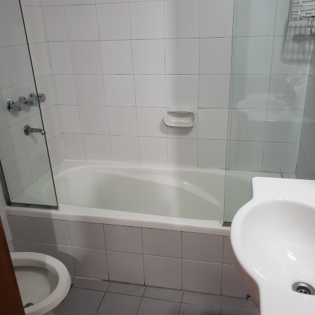 Dpto. 3 ambientes con balcon corrido al frente