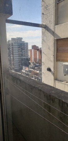 Dpto. 2 ambientes amplio sobre Av. Cabildo