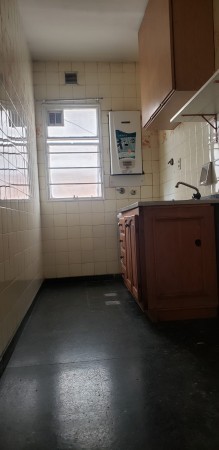 Dpto. 2 ambientes amplio sobre Av. Cabildo