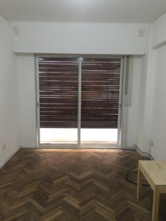 Dpto. 2 ambientes amplio sobre Av. Cabildo