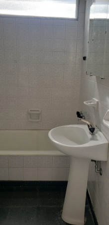 Dpto. 2 ambientes amplio sobre Av. Cabildo