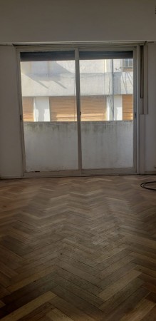 Dpto. 2 ambientes amplio sobre Av. Cabildo